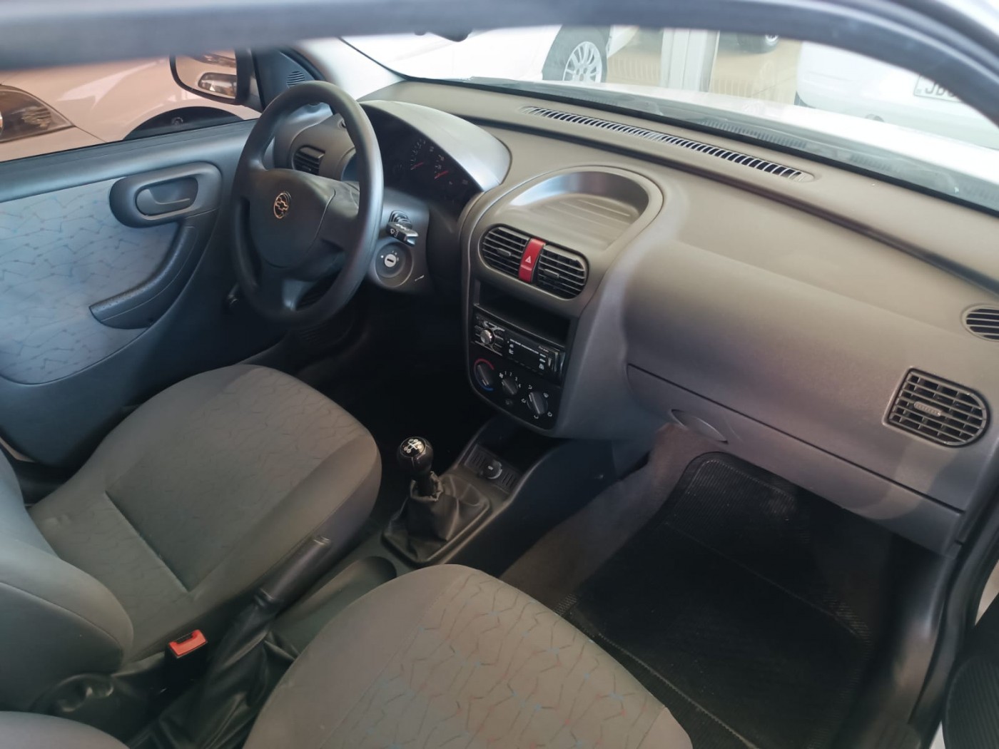 GM CORSA HB 1.0 - Foto 4