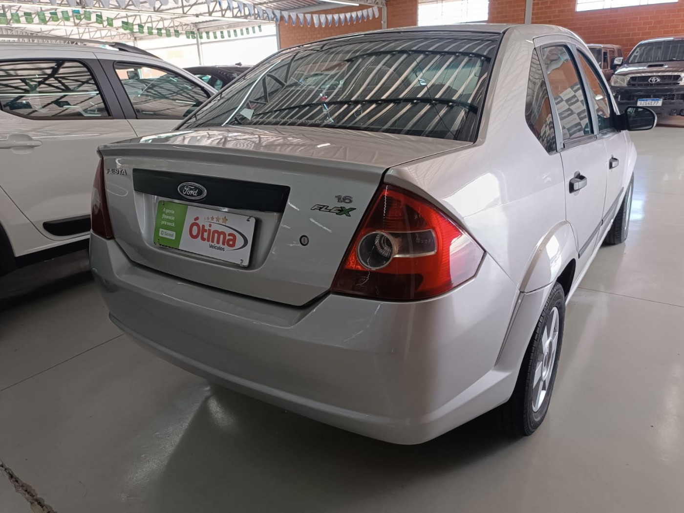 FORD FIESTA SEDAN 1.6 - Foto 8