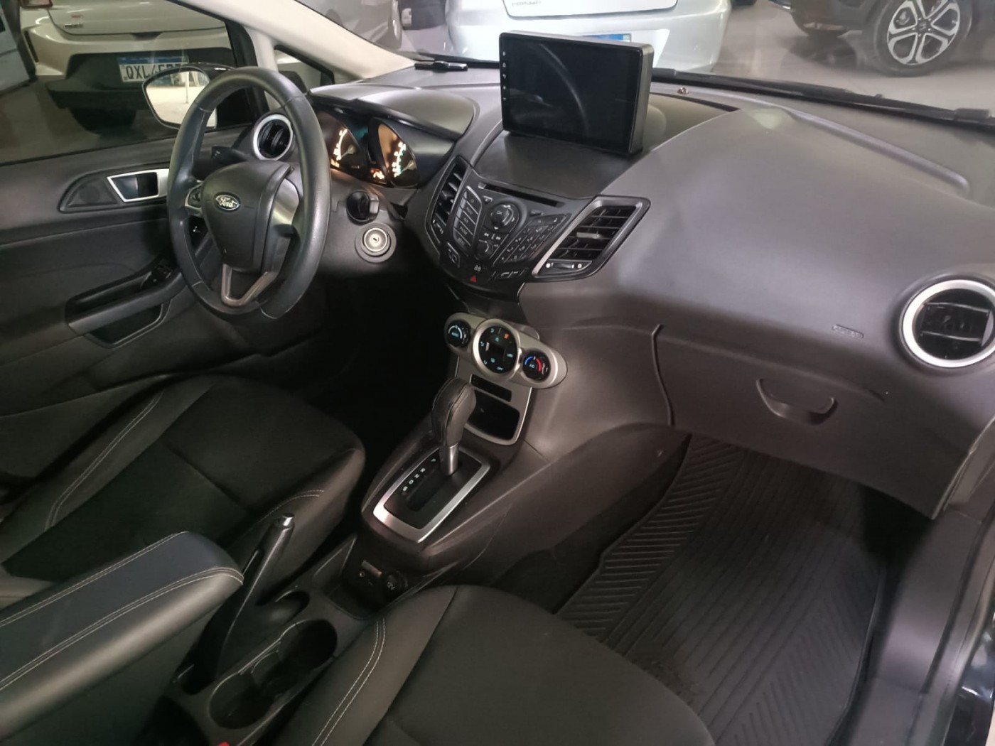 FORD NEW FIESTA 1.6 AUTOMATICO - Foto 3