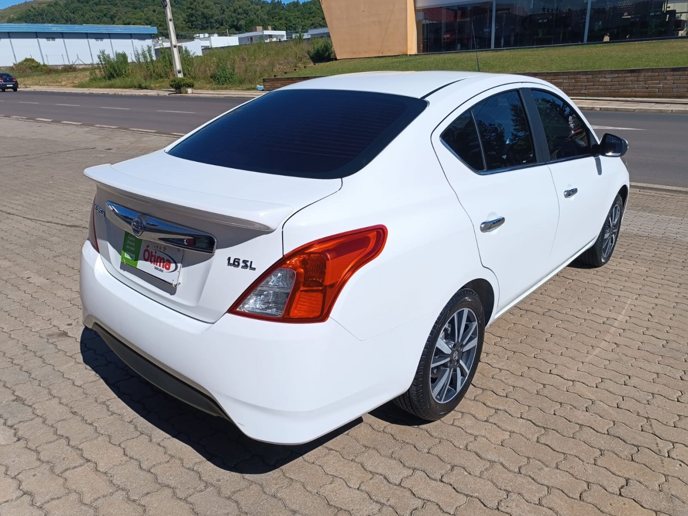 NISSAN VERSA SL 1.6 - Foto 8