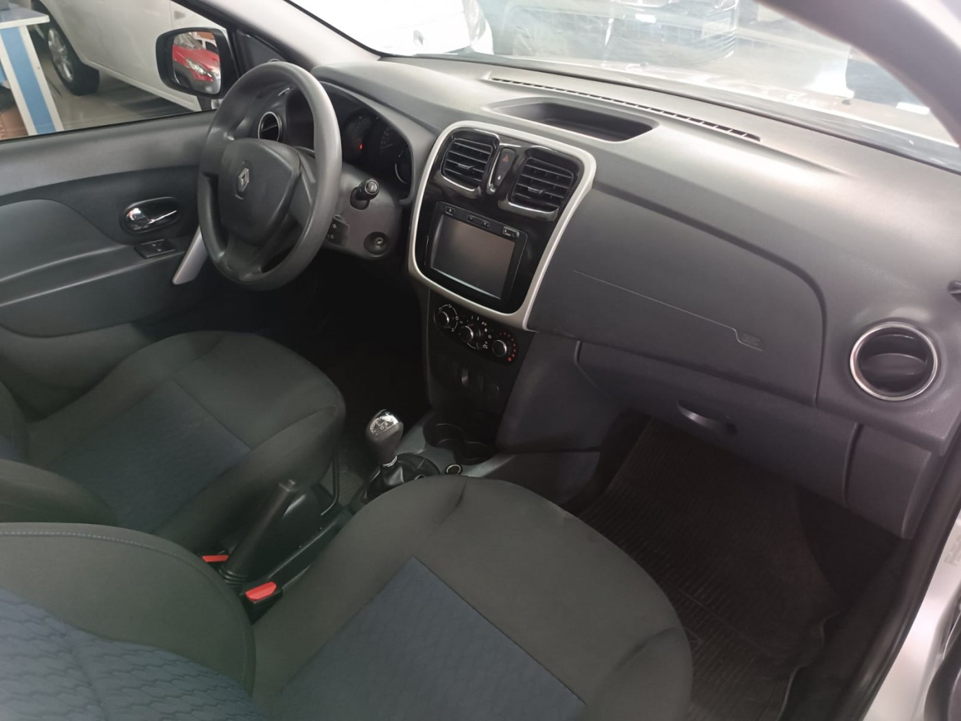 RENAULT SANDERO 1.6 EXPRESSION AUTOMATICO - Foto 3