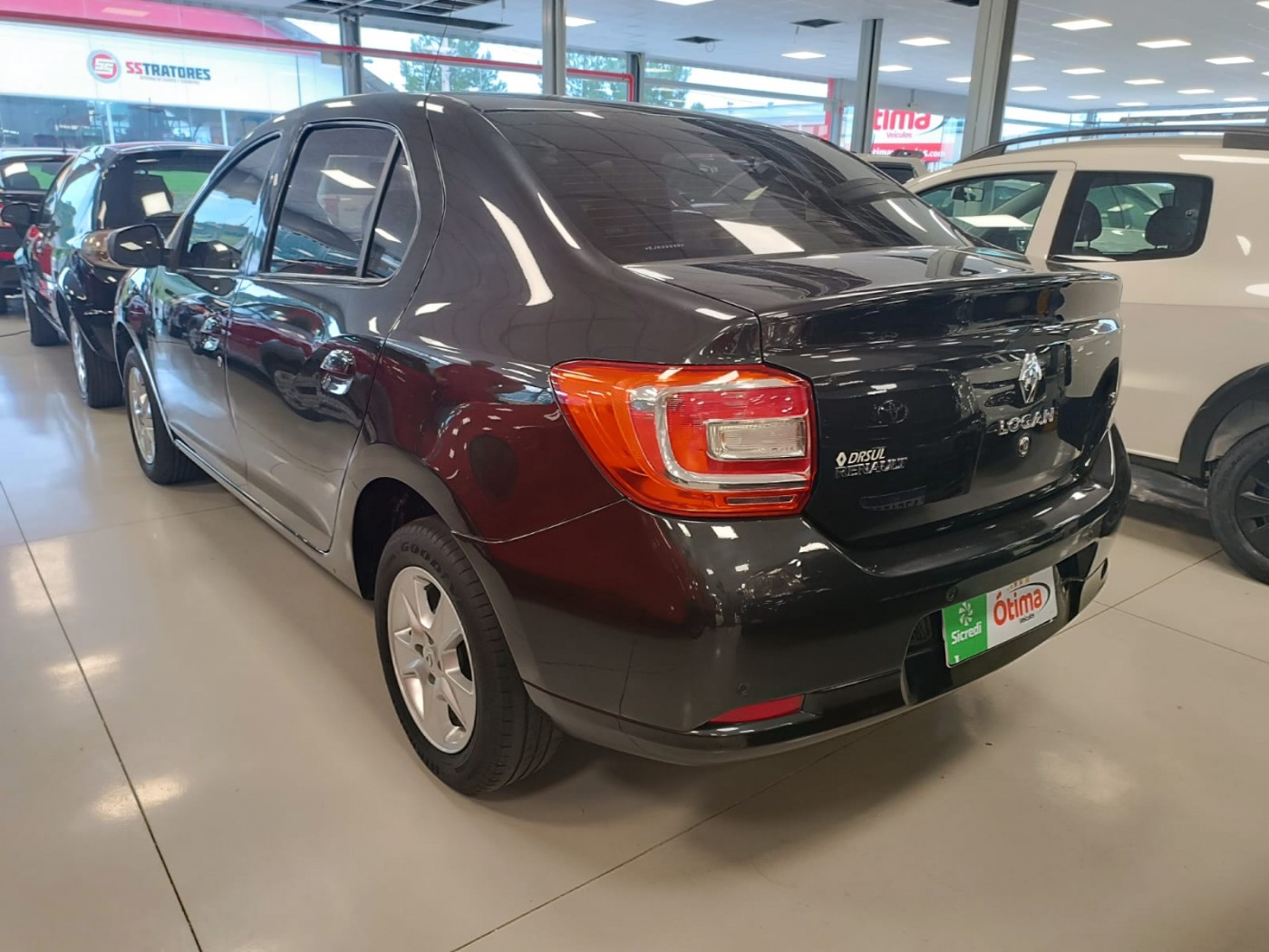 RENAULT LOGAN 1.6 - Foto 8