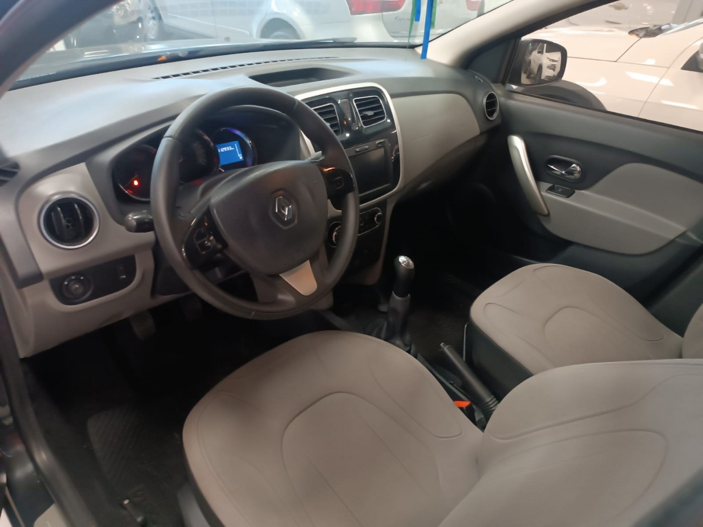 RENAULT LOGAN 1.6 - Foto 3