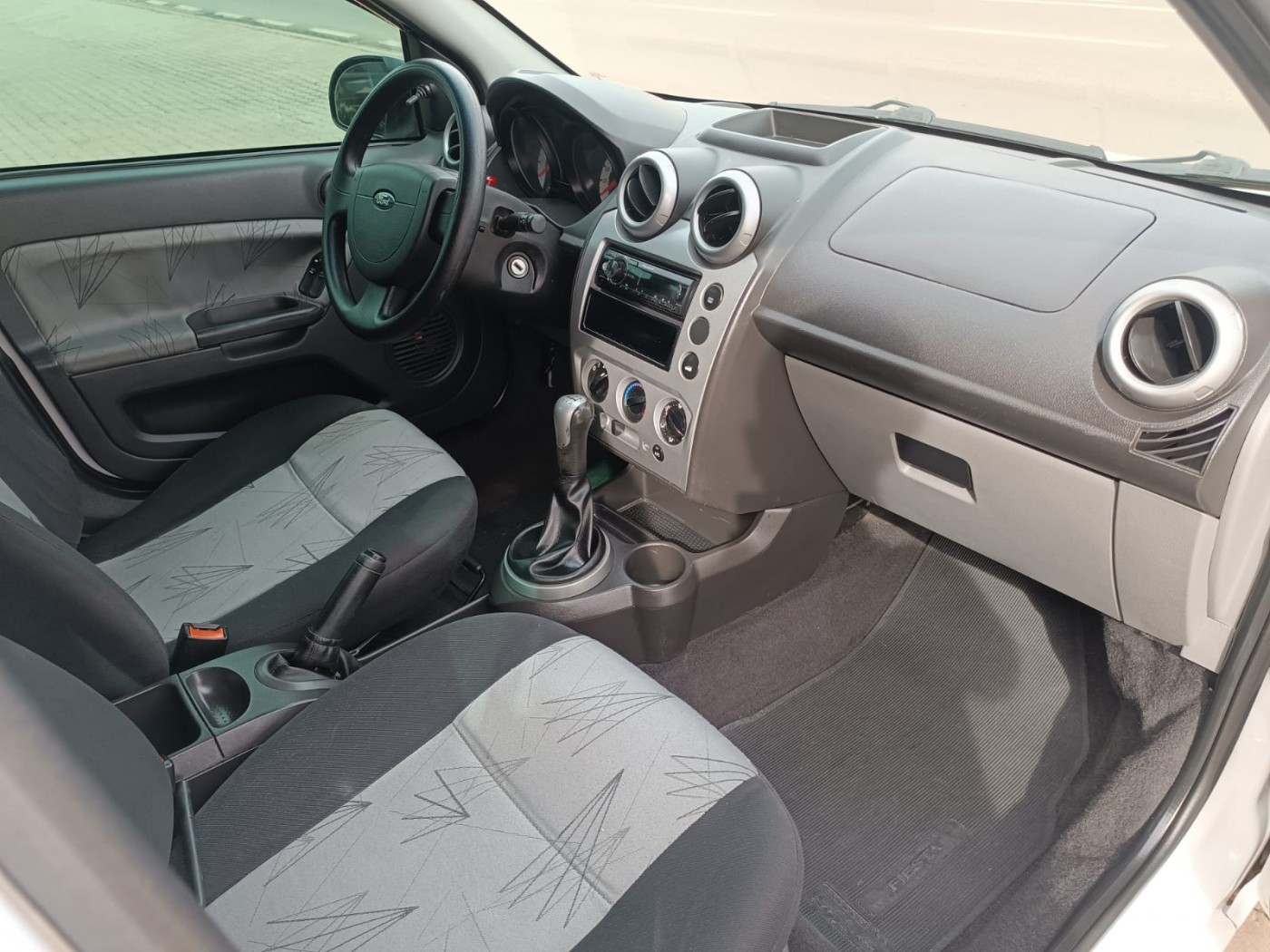 FORD FIESTA 1.6 - Foto 4