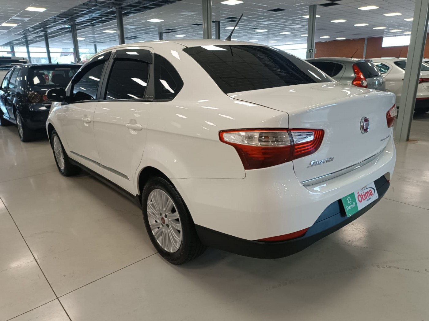 FIAT GRAN SIENA ESSENCE 1.6 - Foto 8