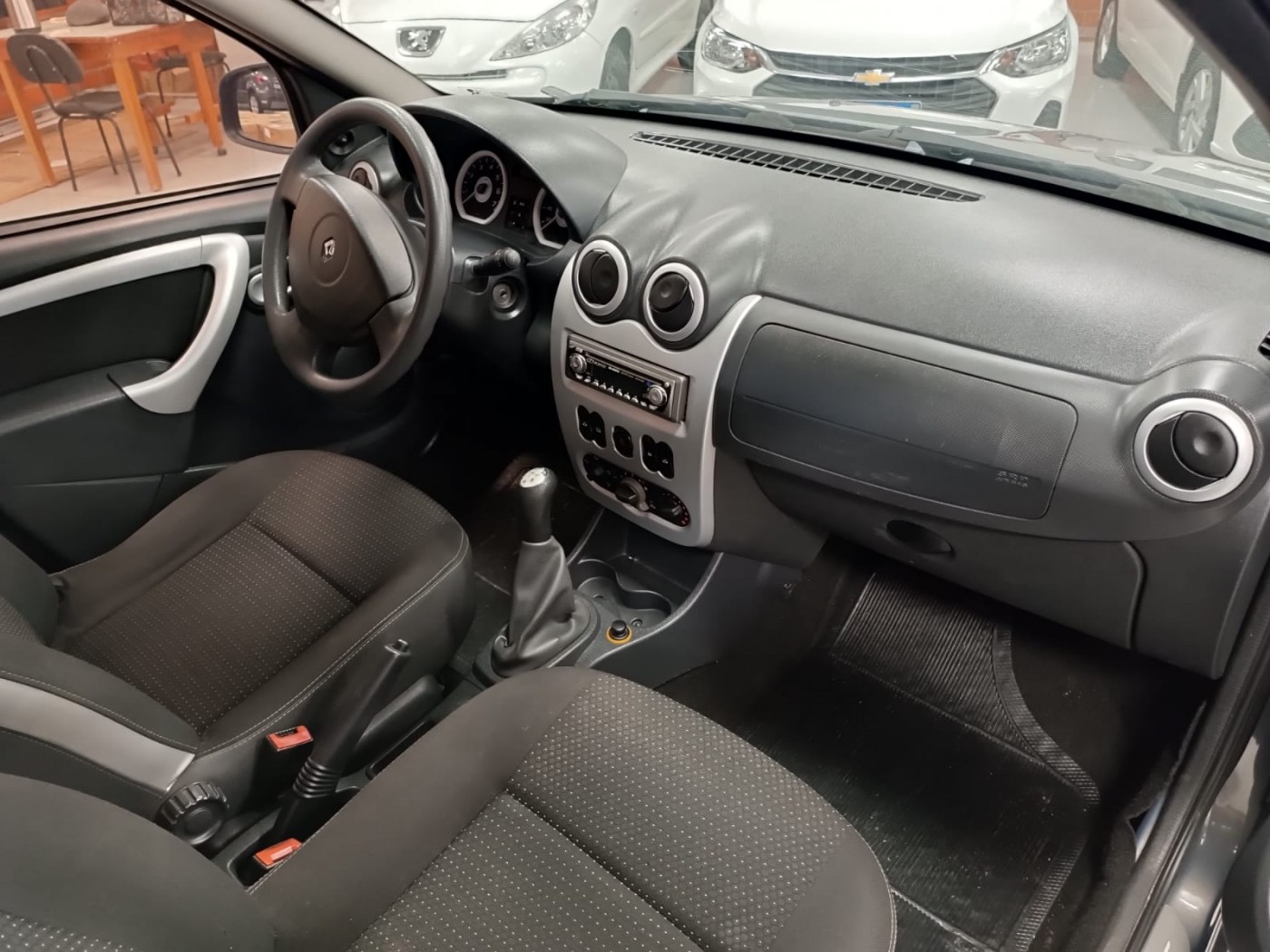 RENAULT SANDERO STEPWAY 1.6 - Foto 4