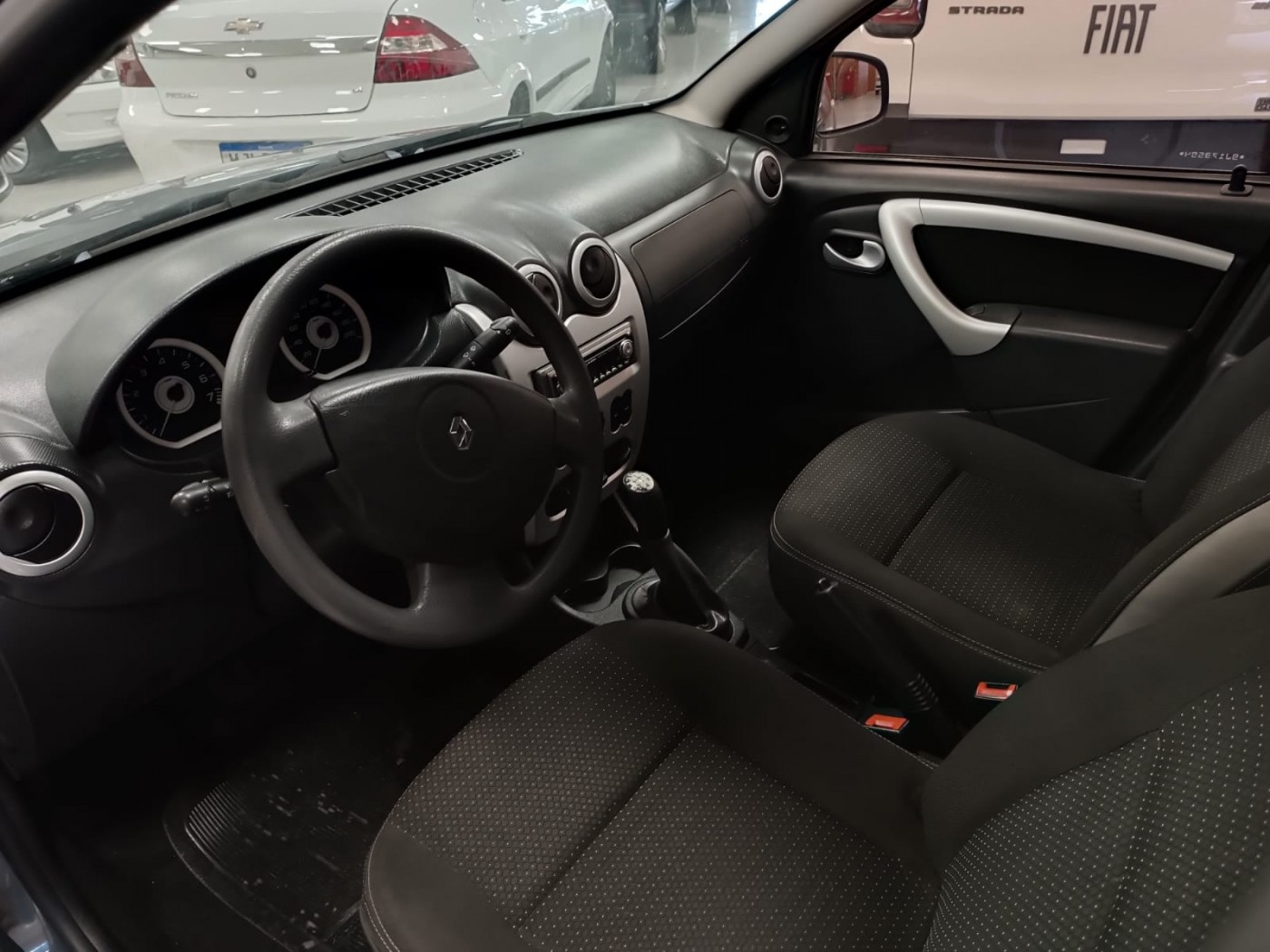 RENAULT SANDERO STEPWAY 1.6 - Foto 3