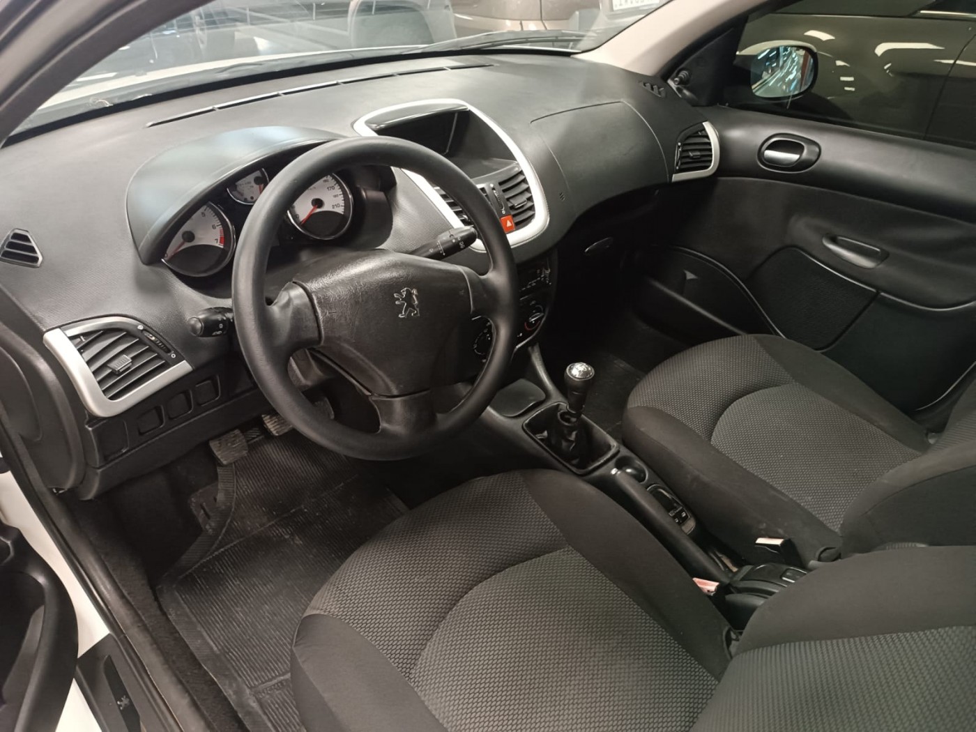 PEUGEOT 207 XR 1.4 - Foto 3