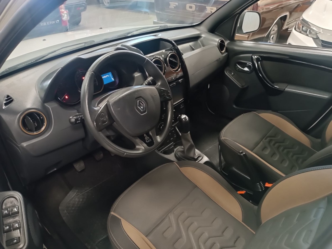 RENAULT DUSTER DAKAR 1.6 - Foto 3
