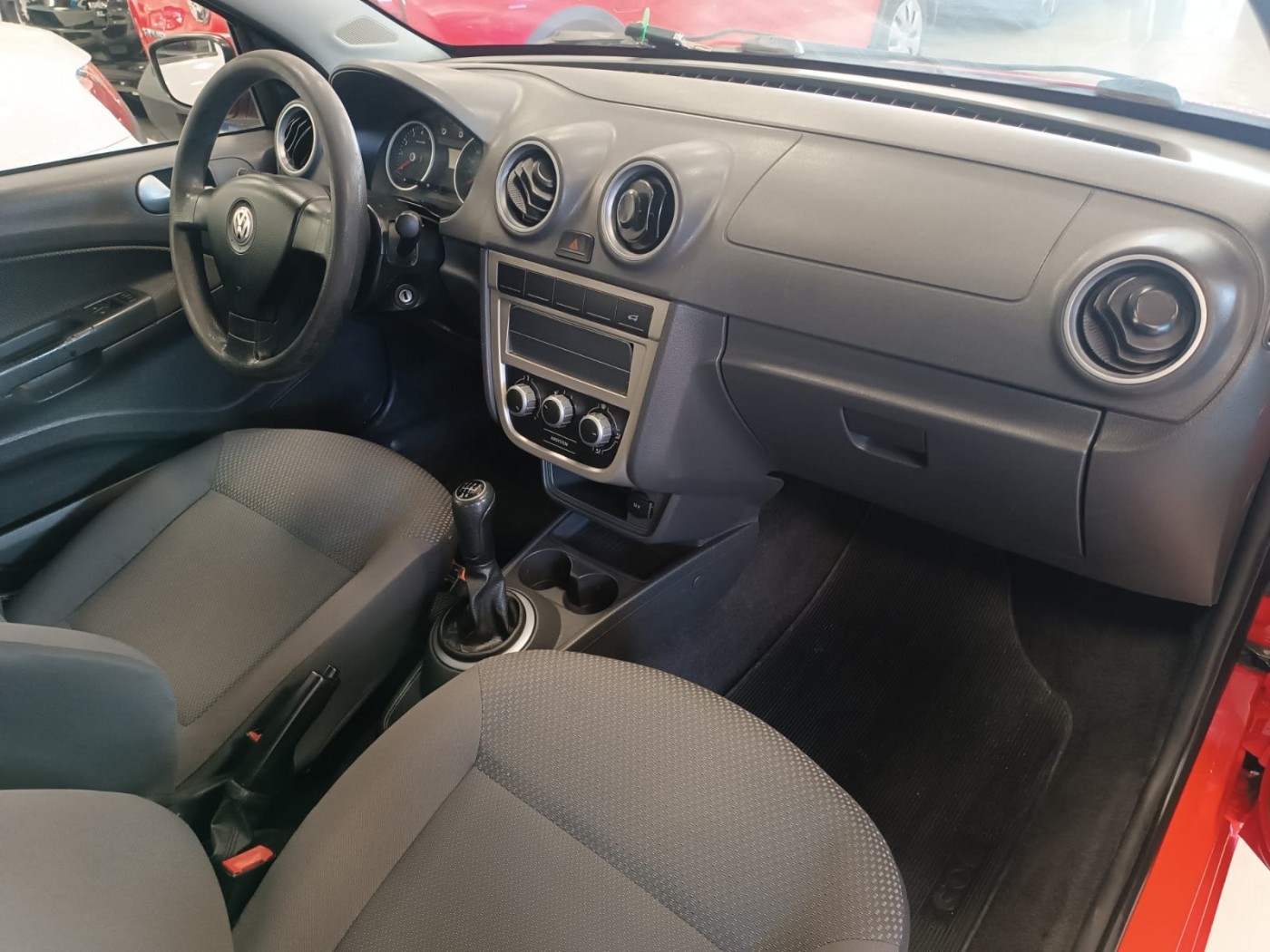 VW VOYAGE 1.0 UNICA DONA - Foto 4