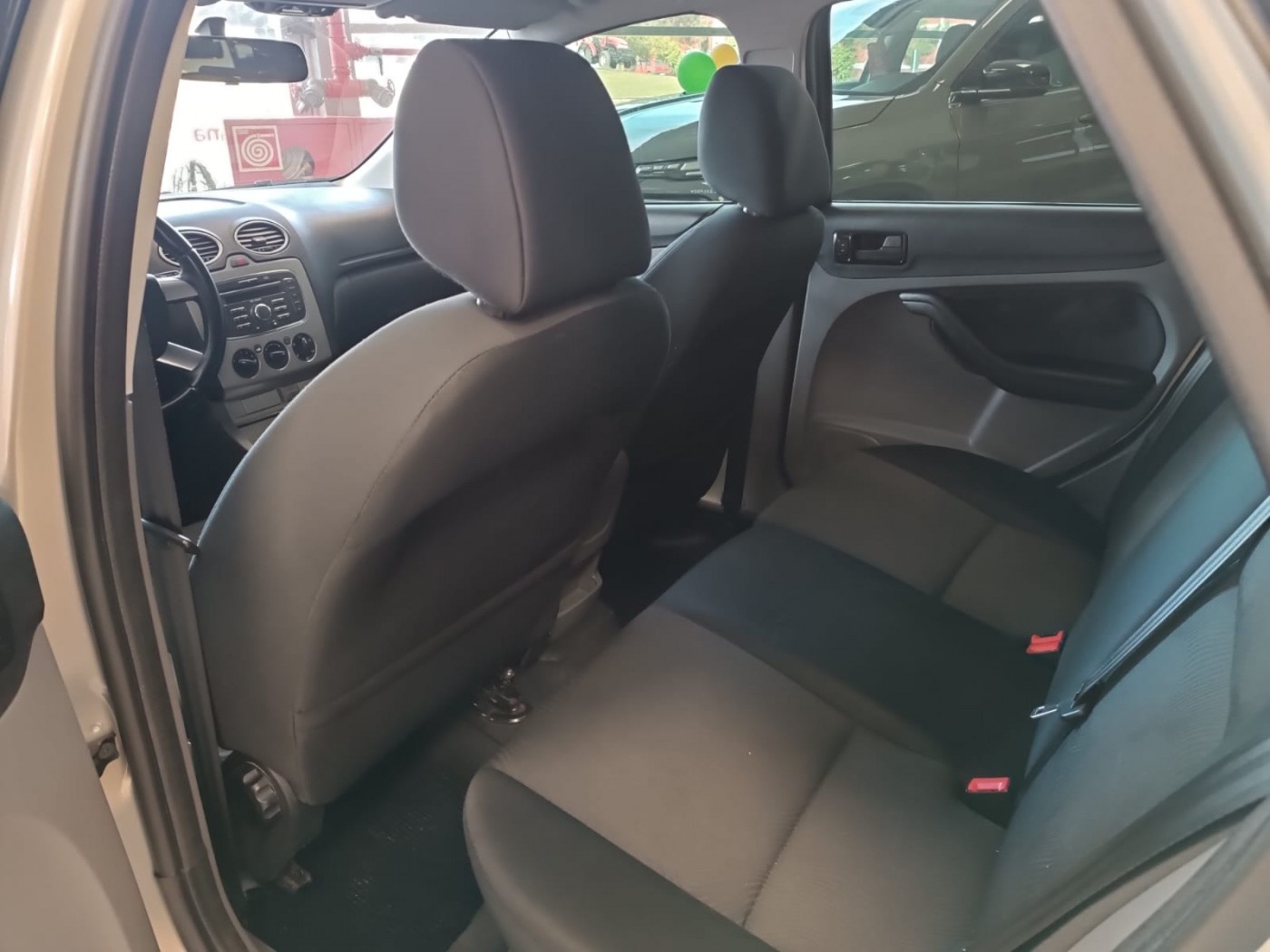FORD FOCUS 1.6 - Foto 6