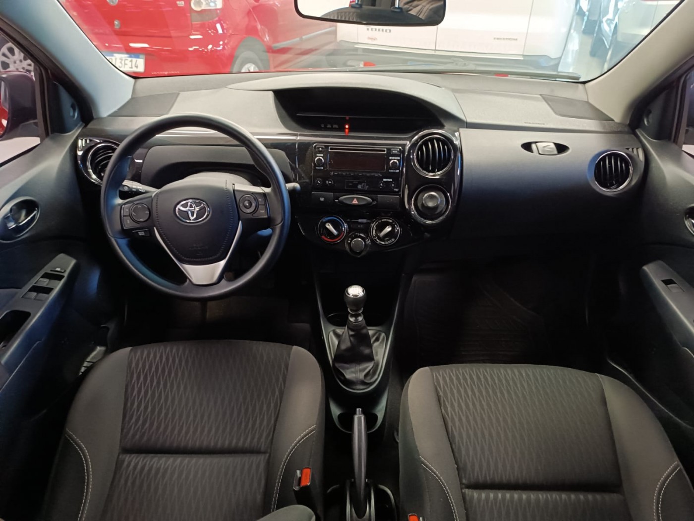 TOYOTA ETIOS XS 1.5 - Foto 5