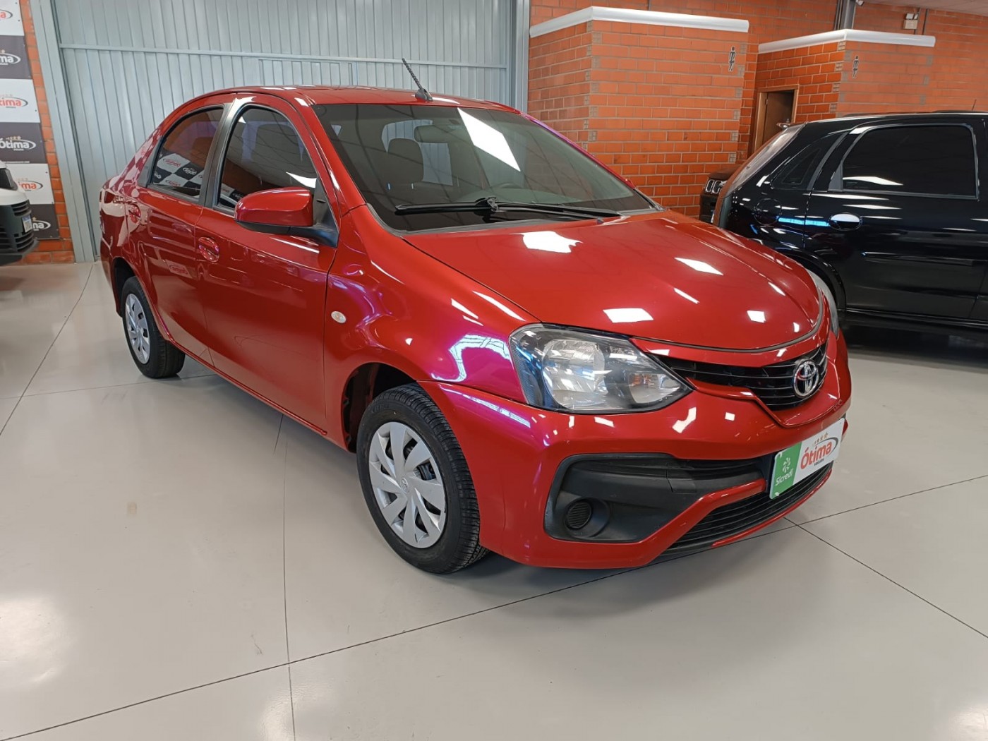 TOYOTA ETIOS XS 1.5 - Foto 1