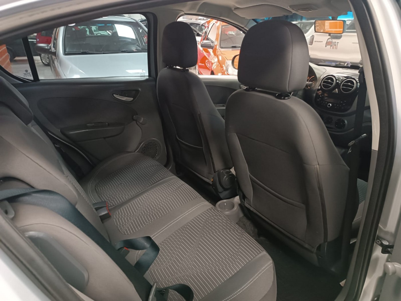 FIAT PALIO ATTRACTIVE 1.0 - Foto 6