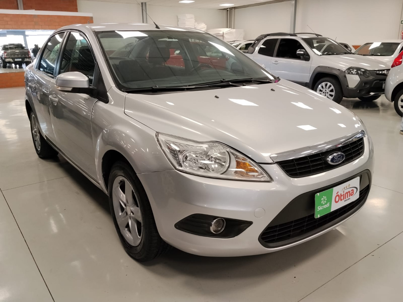 FORD FOCUS SEDAN 2.0 - Foto 1