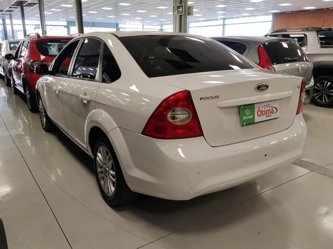 FORD FOCUS SEDAN 2.0 - Foto 8