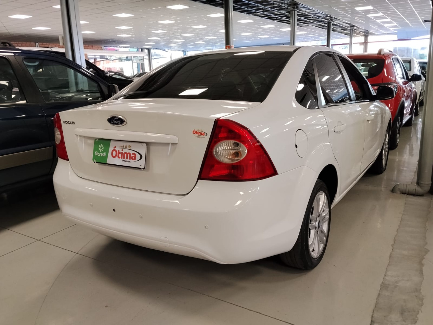 FORD FOCUS SEDAN 2.0 - Foto 6
