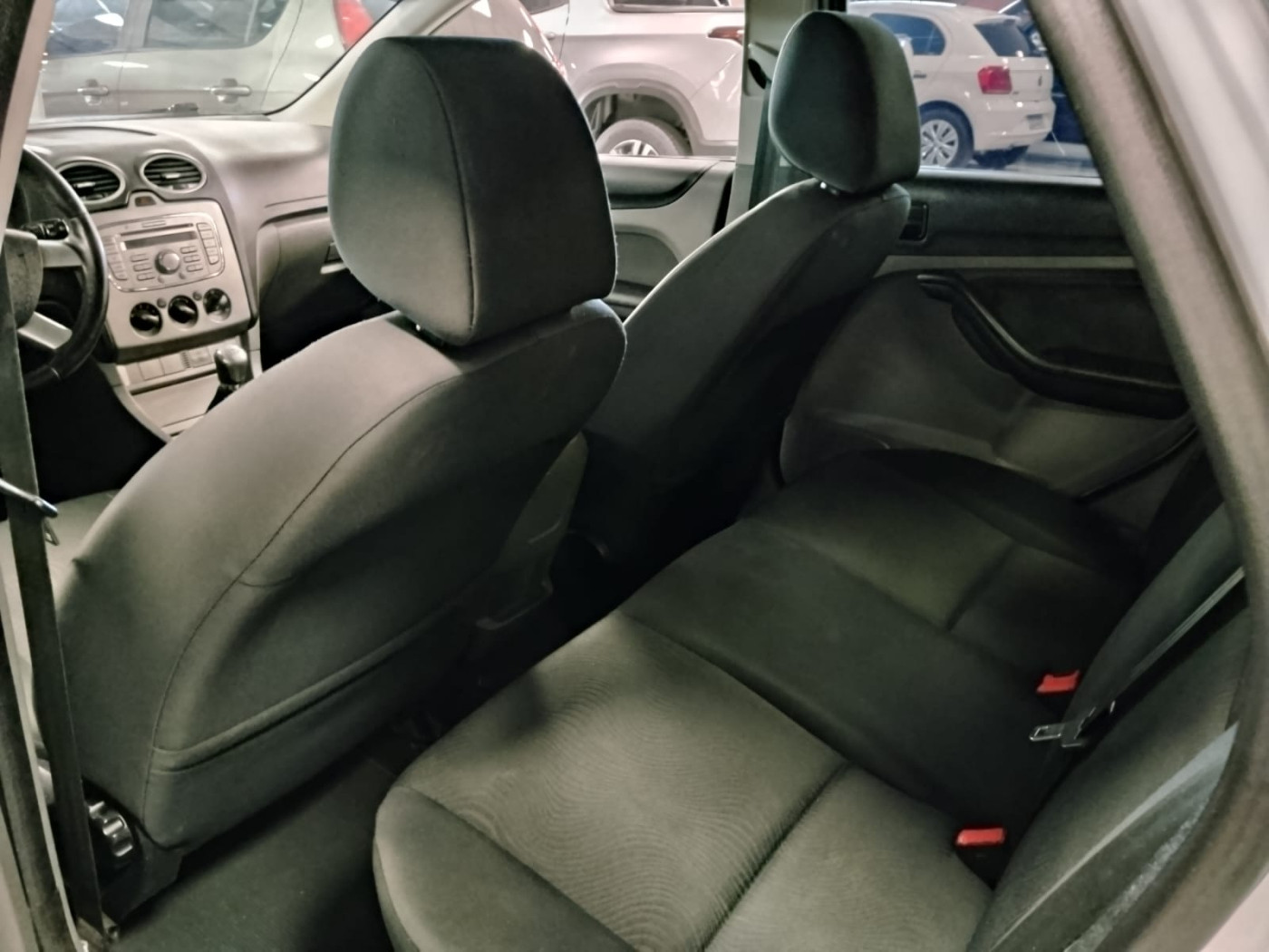 FORD FOCUS SEDAN 2.0 - Foto 7