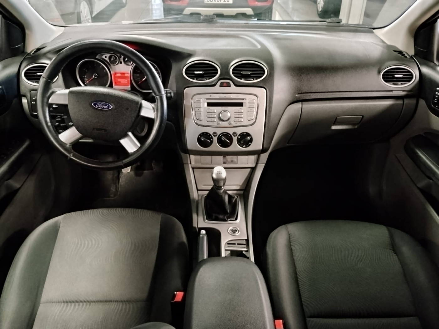 FORD FOCUS SEDAN 2.0 - Foto 5