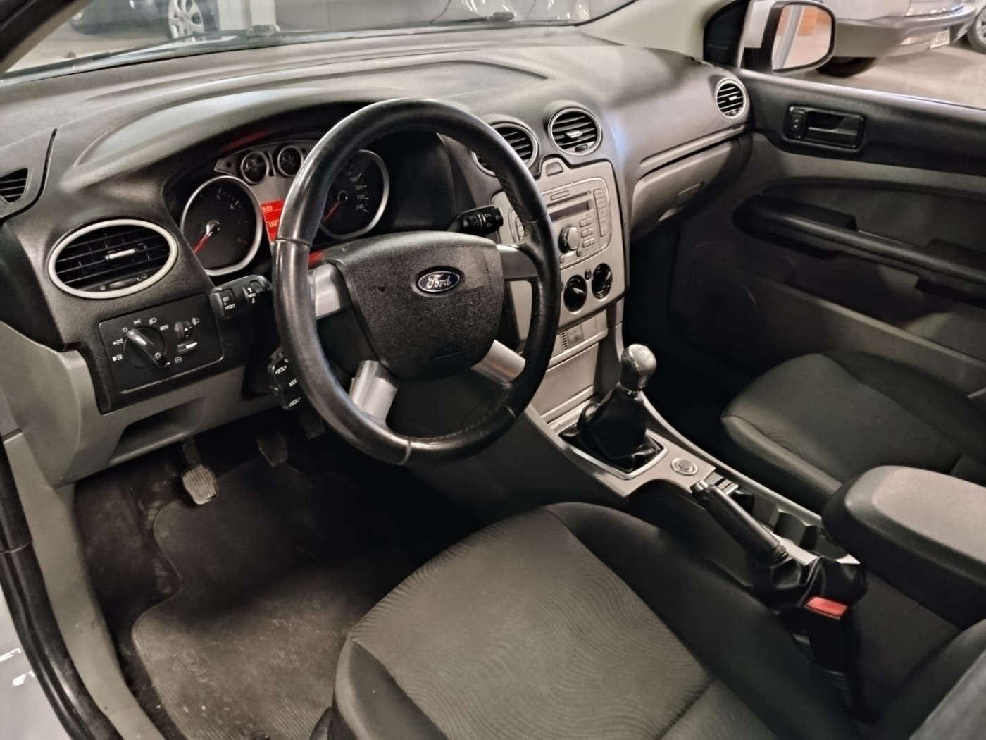 FORD FOCUS SEDAN 2.0 - Foto 3