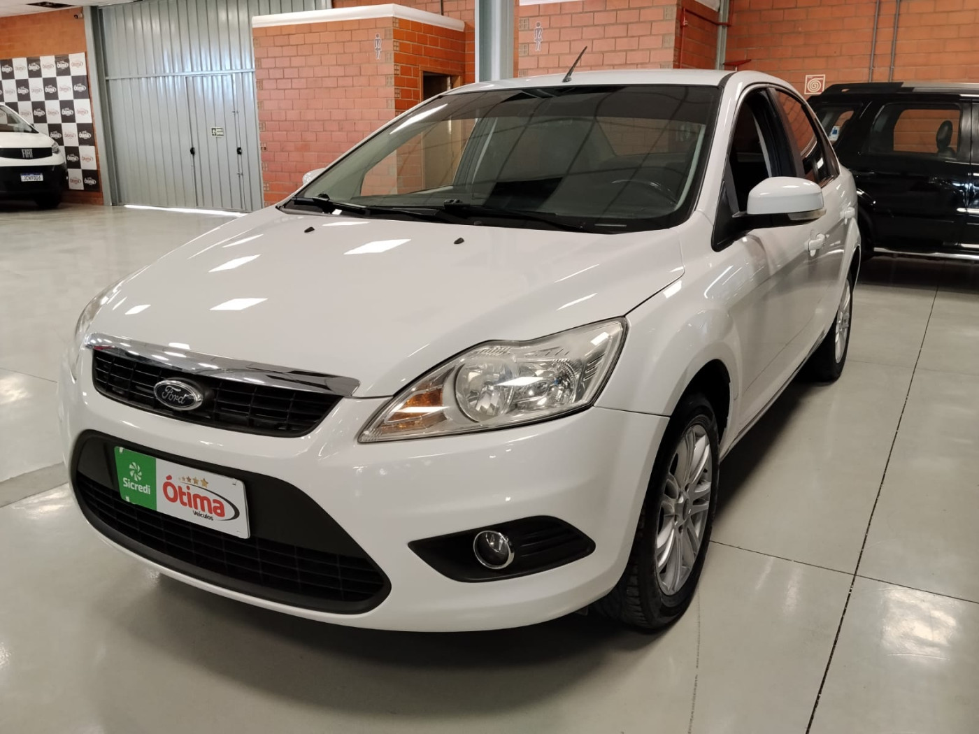 FORD FOCUS SEDAN 2.0 - Foto 2