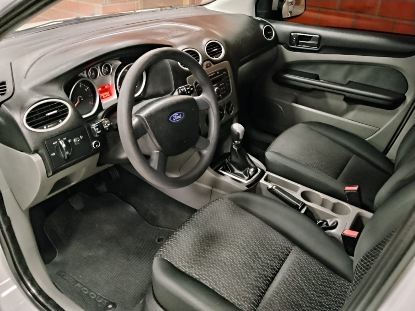 FORD FOCUS 1.6 HB - Foto 3