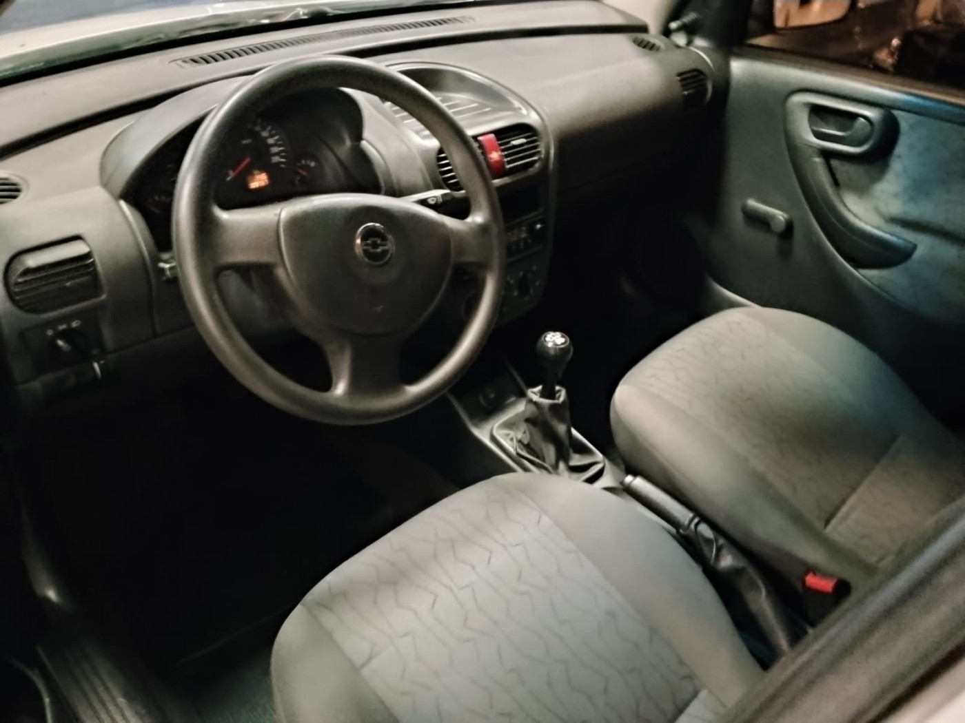 GM CORSA HB 1.0 - Foto 3