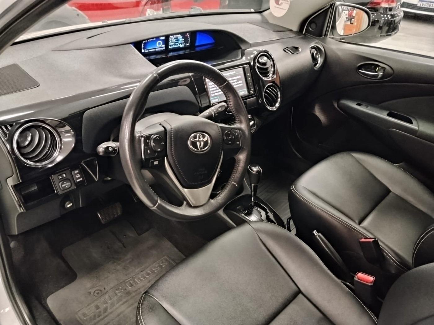 TOYOTA ETIOS CROSS 1.5 AT - Foto 3