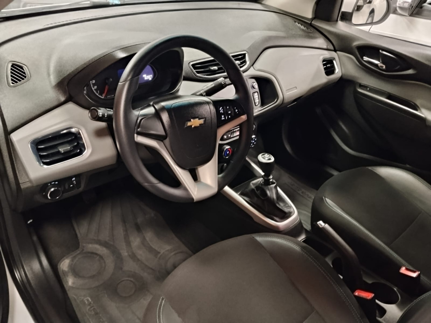 GM ONIX LT 1.0 - Foto 3