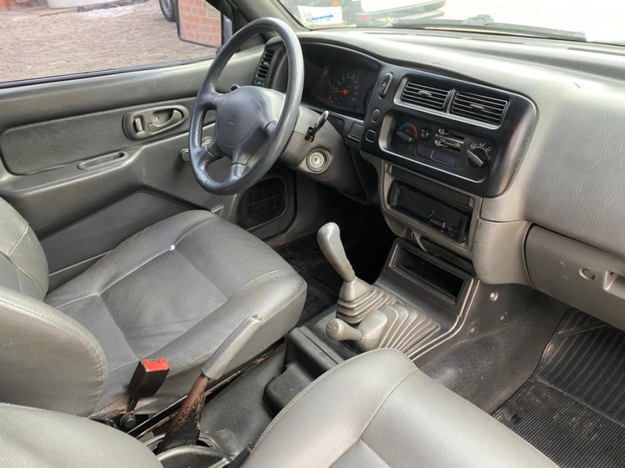 MITSUBISHI L200 GL 4X4 DIESEL 2009 - Foto 3
