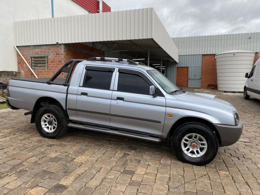 MITSUBISHI L200 GL 4X4 DIESEL 2009 - Foto 6