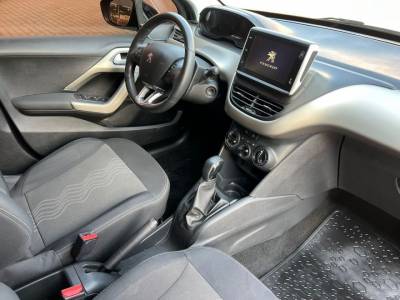 PEUGEOT 2008 ALLURE AUTOMÁTICO 2019 - Foto 5
