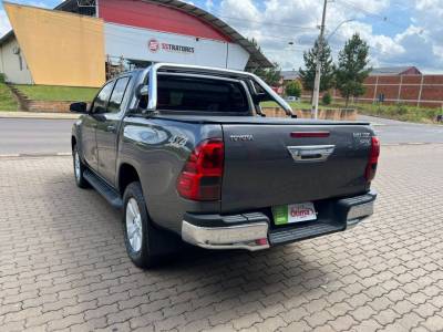 TOYOTA HILUX SRV 4X4 DIESEL AUTOMÁTICA ÚNICO DONO  - Foto 11