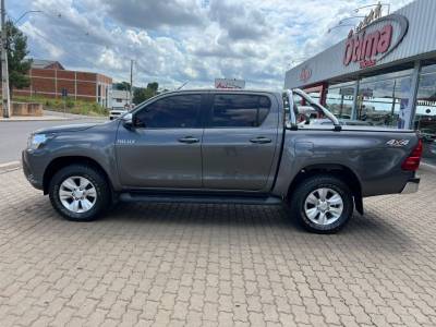 TOYOTA HILUX SRV 4X4 DIESEL AUTOMÁTICA ÚNICO DONO  - Foto 6