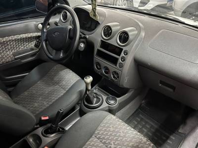 FORD FIESTA 1.6 2004 - Foto 3