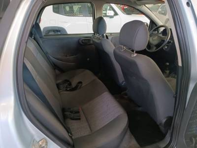 GM CORSA HATCH 1.4 UNICO DONO - Foto 6