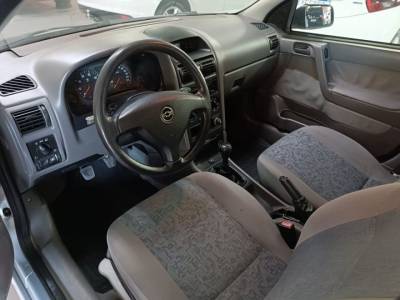 GM ASTRA SEDAN 2.0 - Foto 3