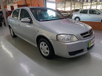 GM ASTRA SEDAN 2.0 - Foto 2