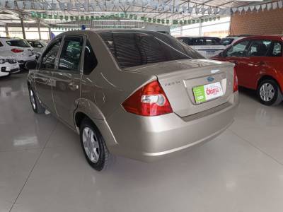 FORD FIESTA SEDAN  1.6  - Foto 8