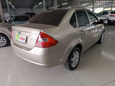 FORD FIESTA SEDAN  1.6  - Foto 7