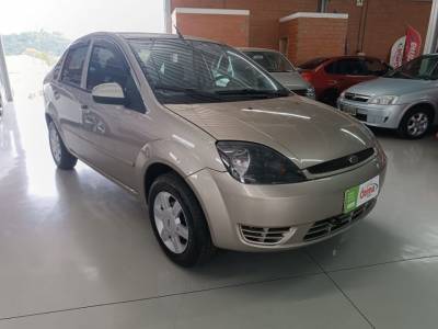FORD FIESTA SEDAN  1.6  - Foto 2