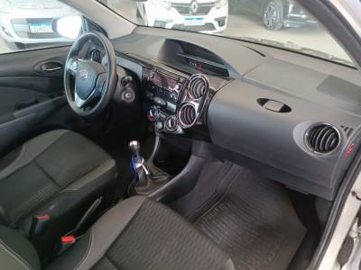 TOYOTA ETIOS XS 1.5 UNICO DONO - Foto 5