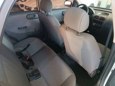 GM CORSA HB 1.0 - Foto 6