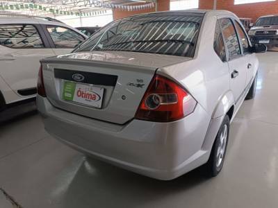 FORD FIESTA SEDAN 1.6 - Foto 8