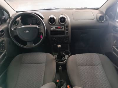 FORD FIESTA SEDAN 1.6 - Foto 4
