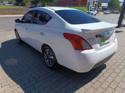 NISSAN VERSA SL 1.6 - Foto 7