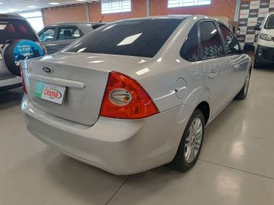 FORD FOCUS SEDAN 1.6 - Foto 8