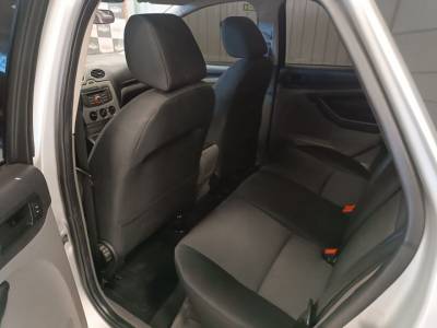 FORD FOCUS SEDAN 1.6 - Foto 6