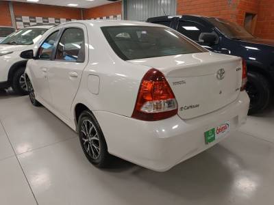 TOYOTA ETIOS PLATINUM 1.5 - Foto 8