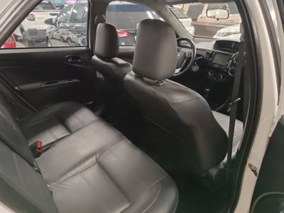 TOYOTA ETIOS PLATINUM 1.5 - Foto 6